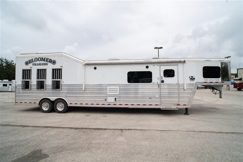Trailer Photo 3