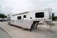 2021 3 horse Bloomer 3 Horse Gooseneck Outlaw Living Quarters '21
