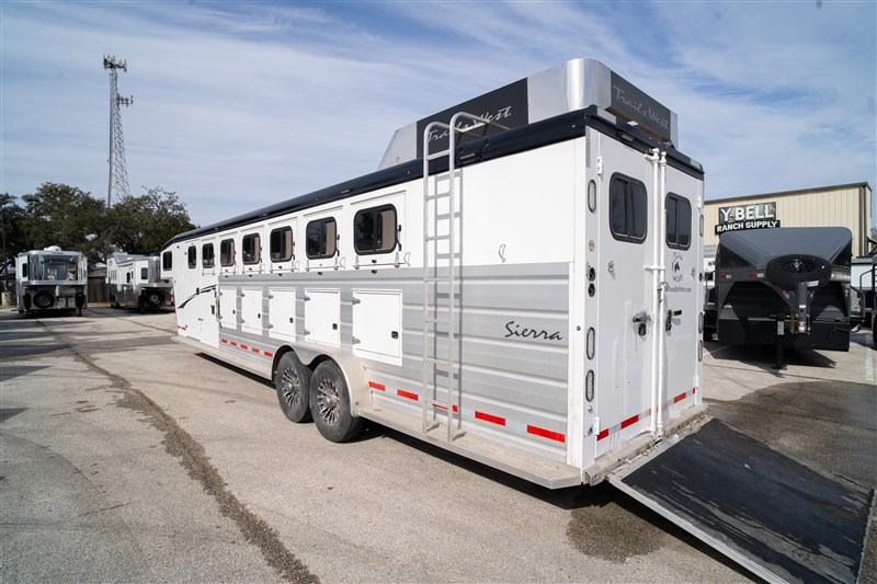 2023 Trails West 6 horse gooseneck '23