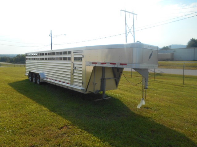 2015 Featherlite 8127-7030