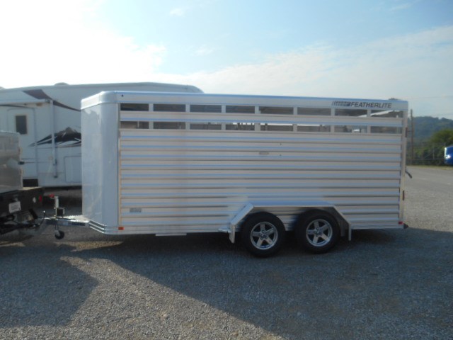 2015 Featherlite 8107-6716