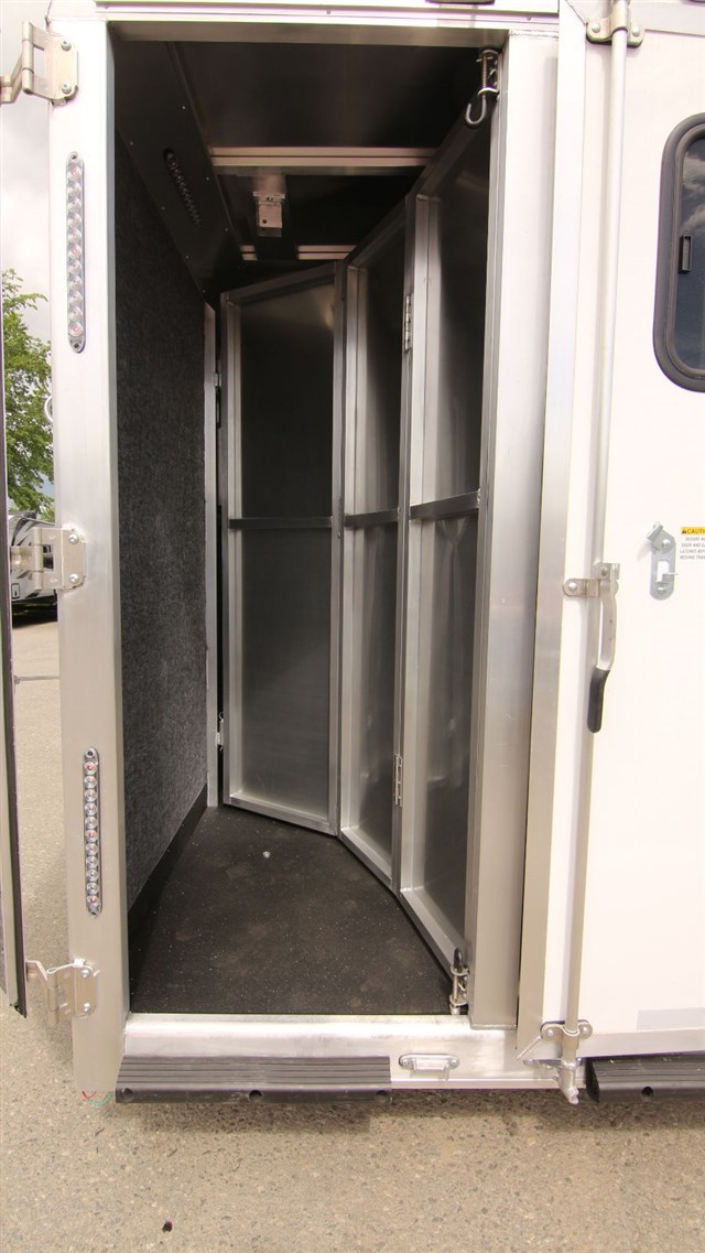 Trailer Photo 7