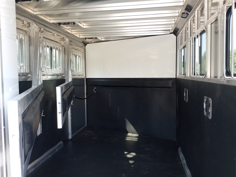 Trailer Photo 18