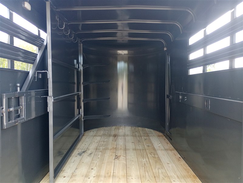 Trailer Photo 14