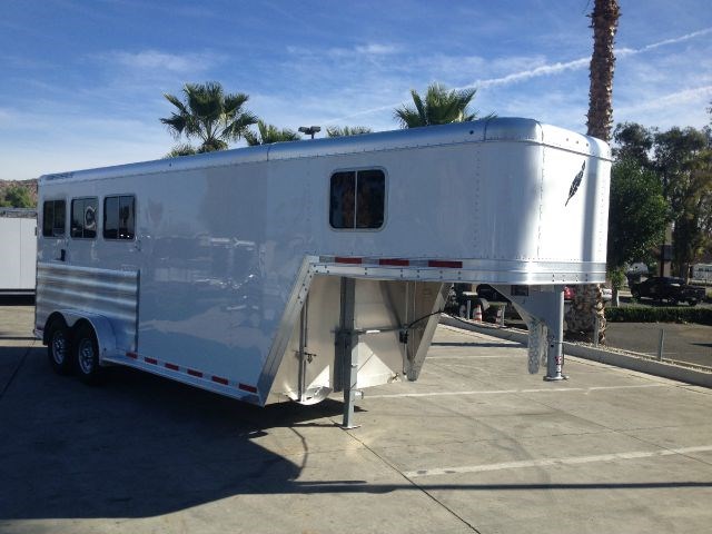 2015 Featherlite 3 horse GN slant ramp 