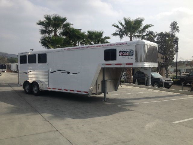 2014 Featherlite 3 horse GN Slant