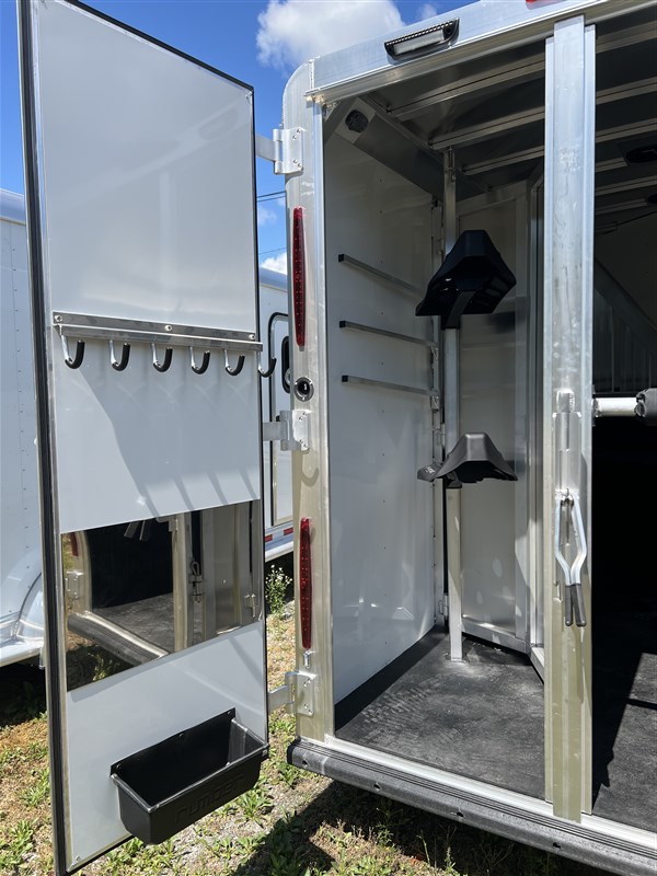 Trailer Photo 7