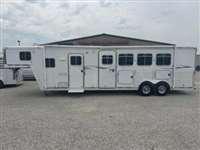 2003 4 horse Featherlite 8581 4 Horse 10' Living Quarter