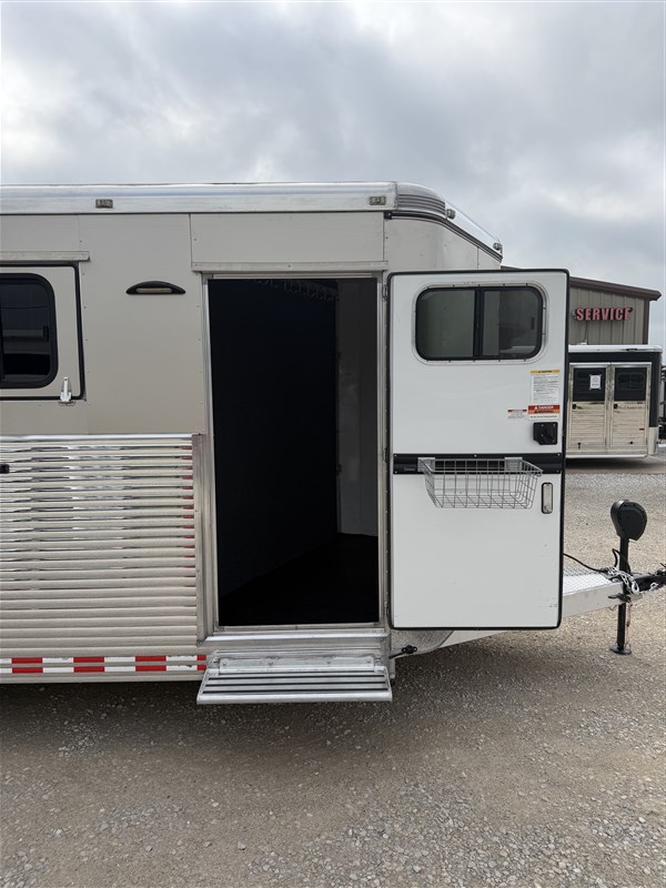 Trailer Photo 15