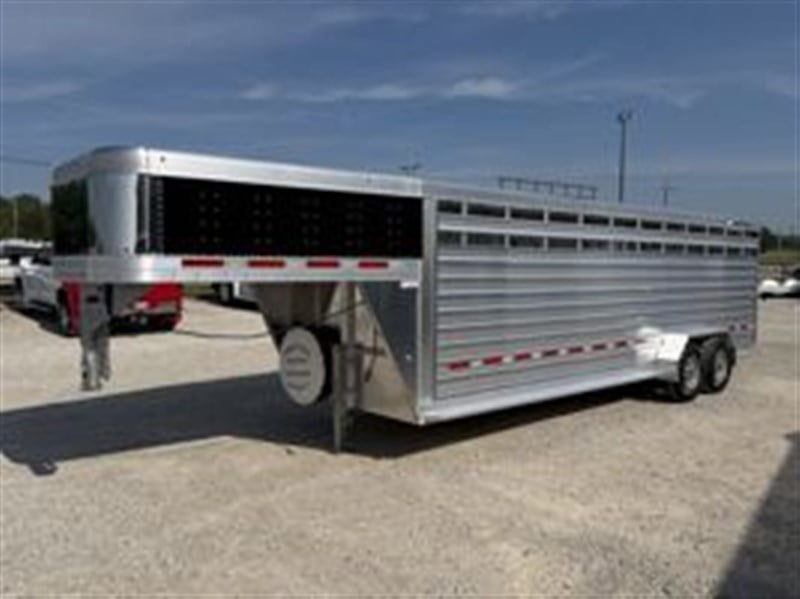 2026 Featherlite 24' Stock Gooseneck 8117
