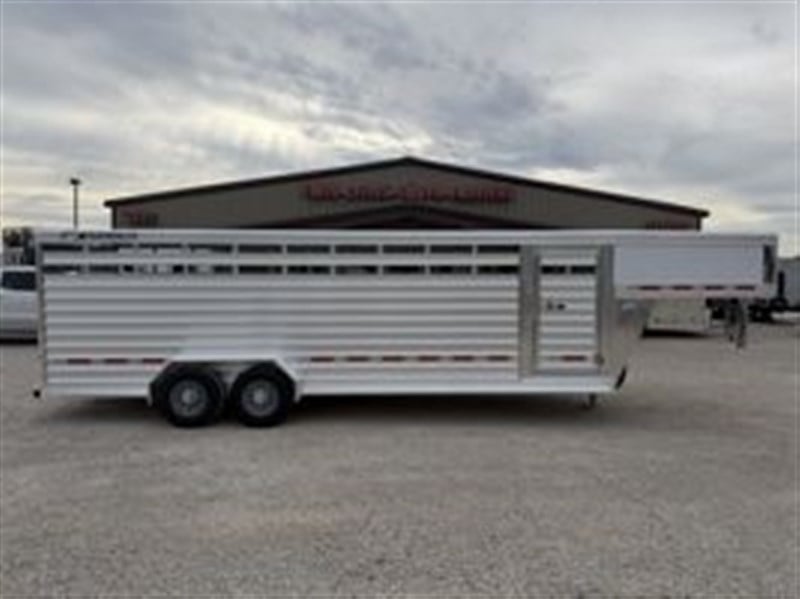 2026 Featherlite 24' Stock Gooseneck 8117