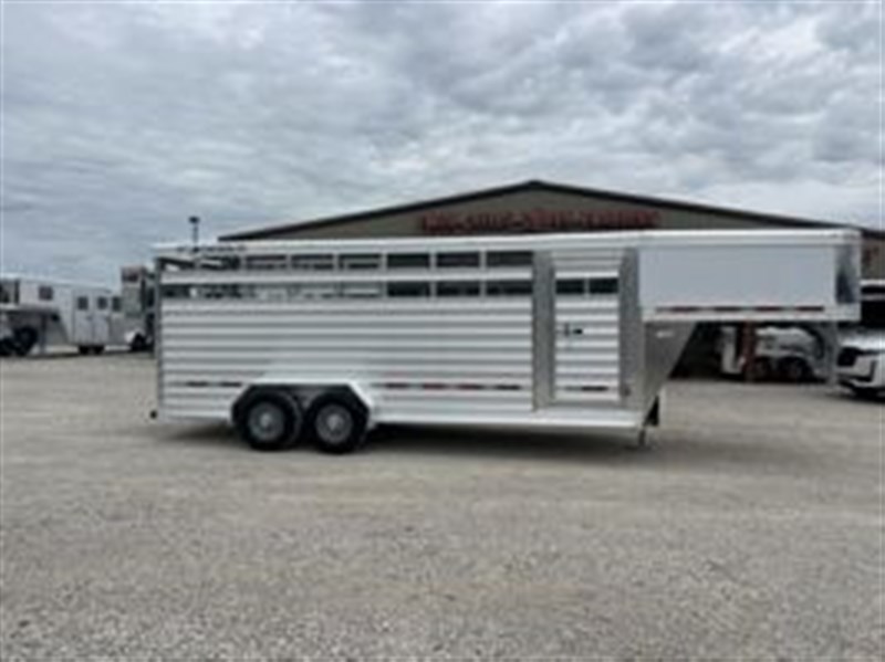 2026 Featherlite 8117
