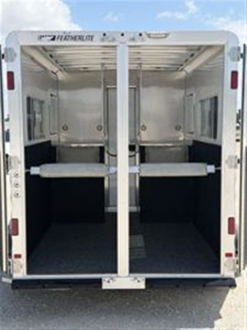 Trailer Photo 8