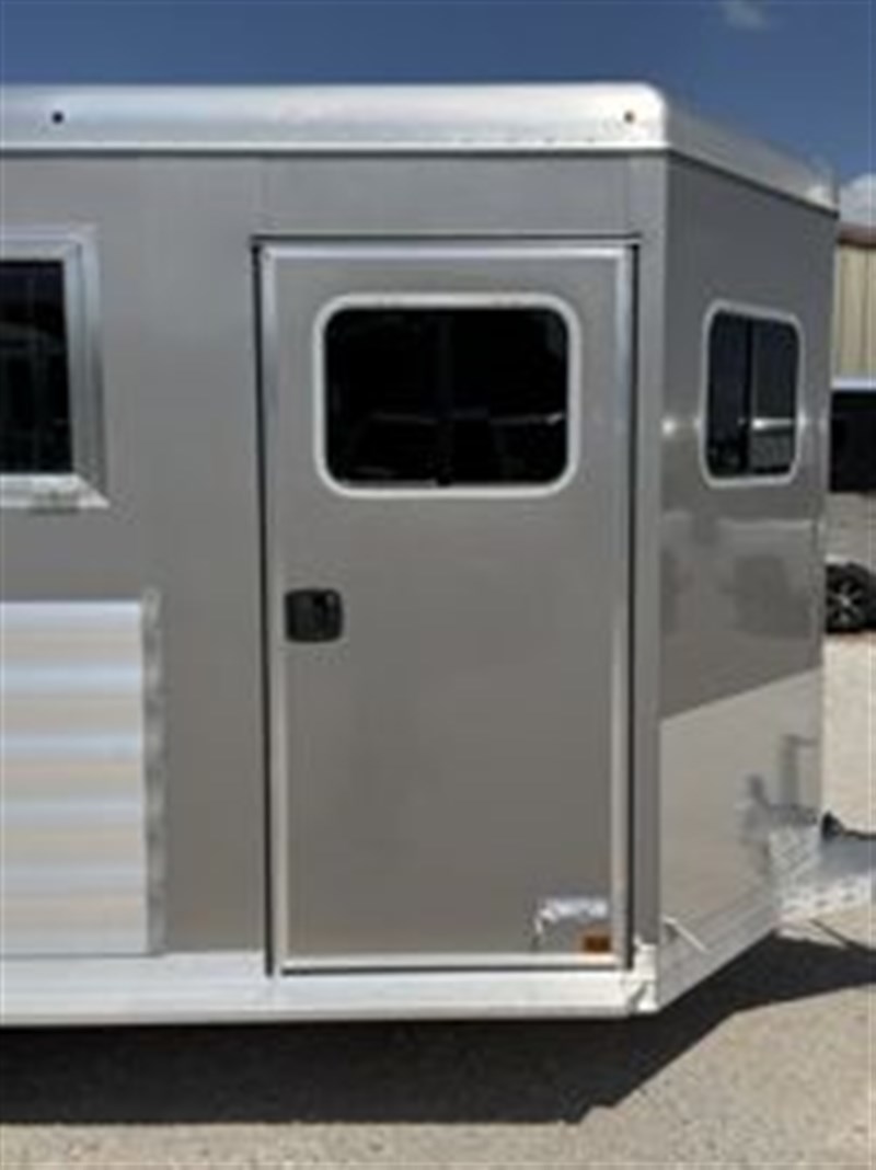 Trailer Photo 10