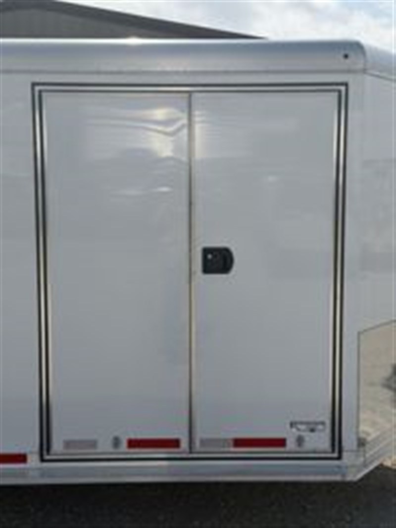 Trailer Photo 9