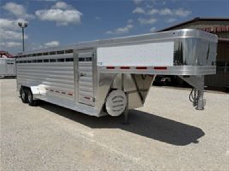 2026 Featherlite 24' Stock Gooseneck 8117