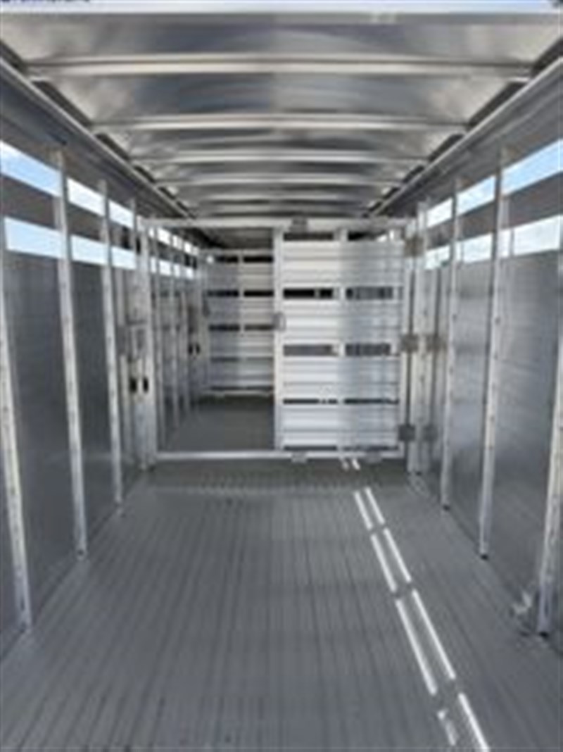 Trailer Photo 8