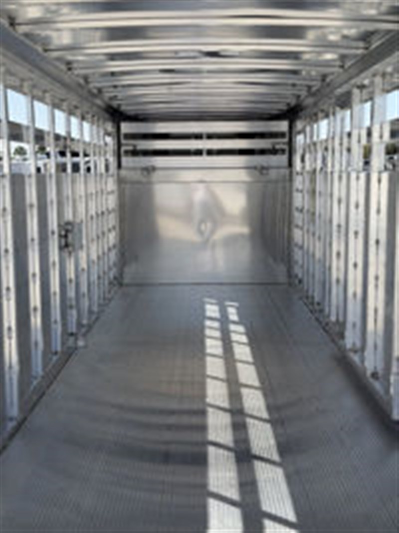 Trailer Photo 7