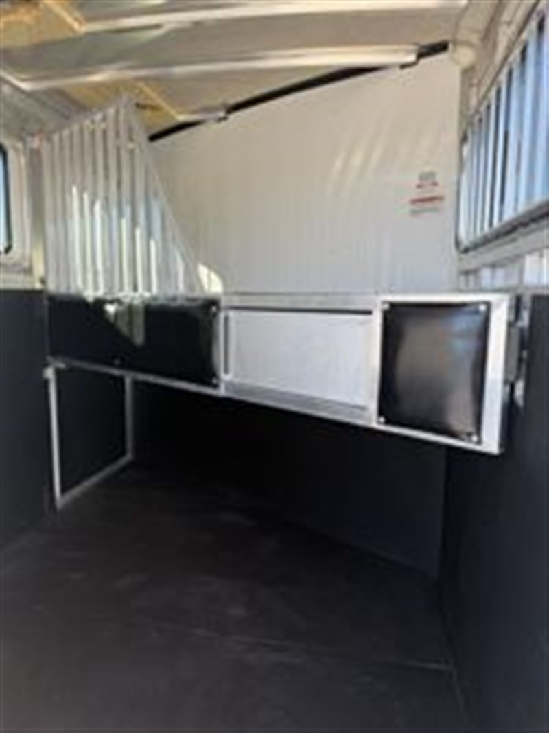 Trailer Photo 8
