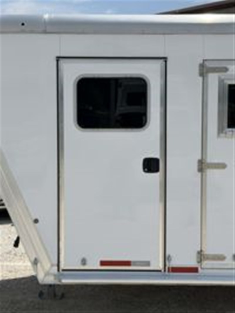 Trailer Photo 12