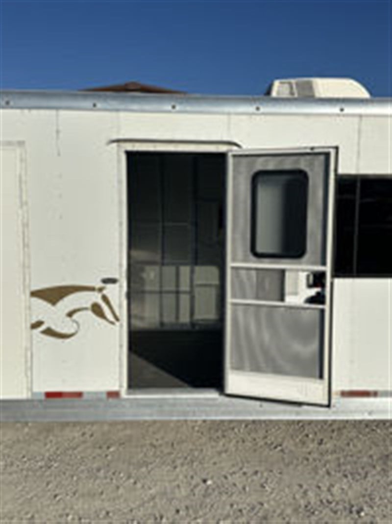 Trailer Photo 13
