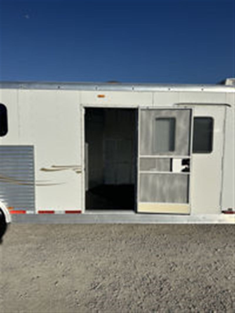 Trailer Photo 10