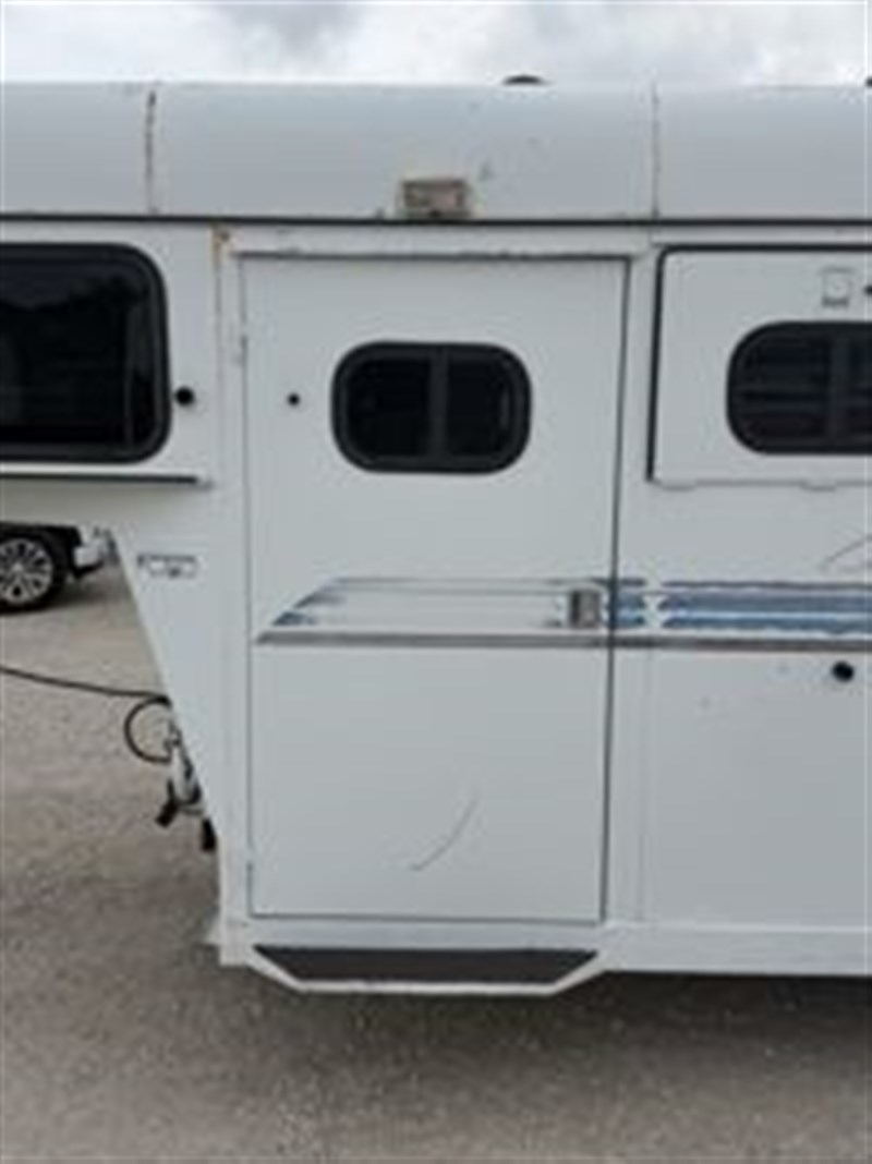 Trailer Photo 10