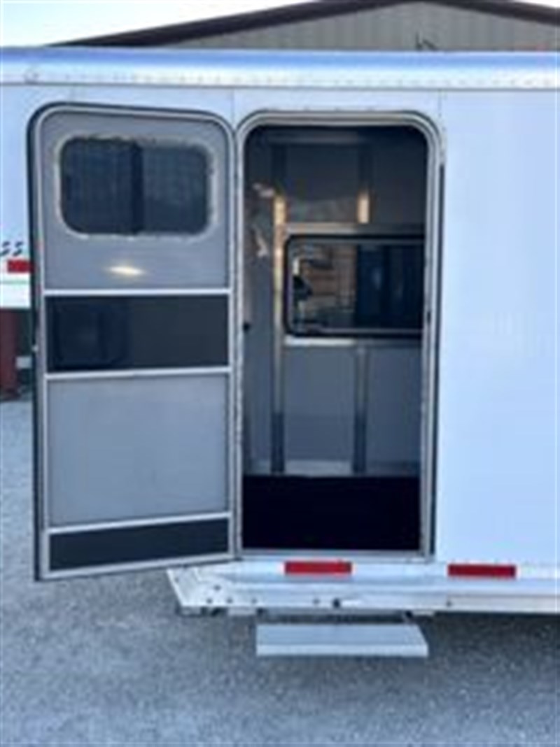 Trailer Photo 11