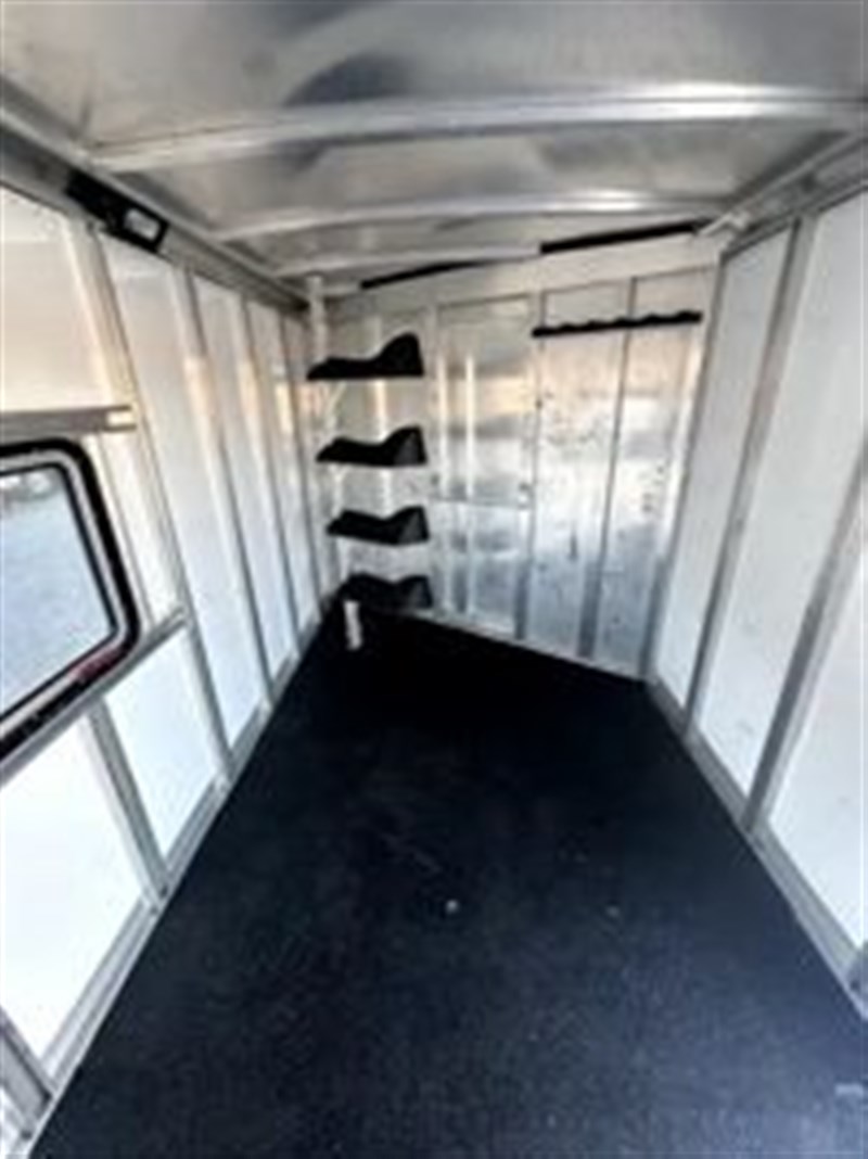 Trailer Photo 12