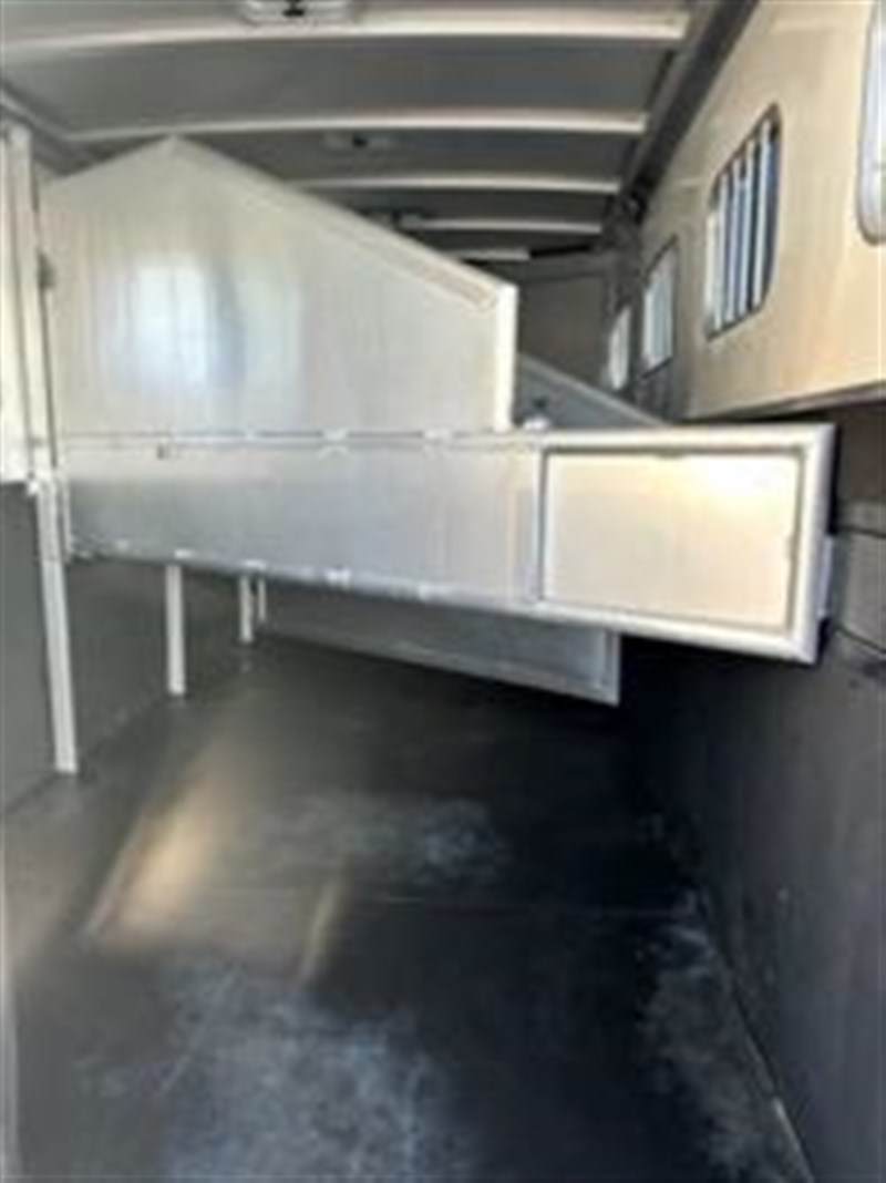 Trailer Photo 7