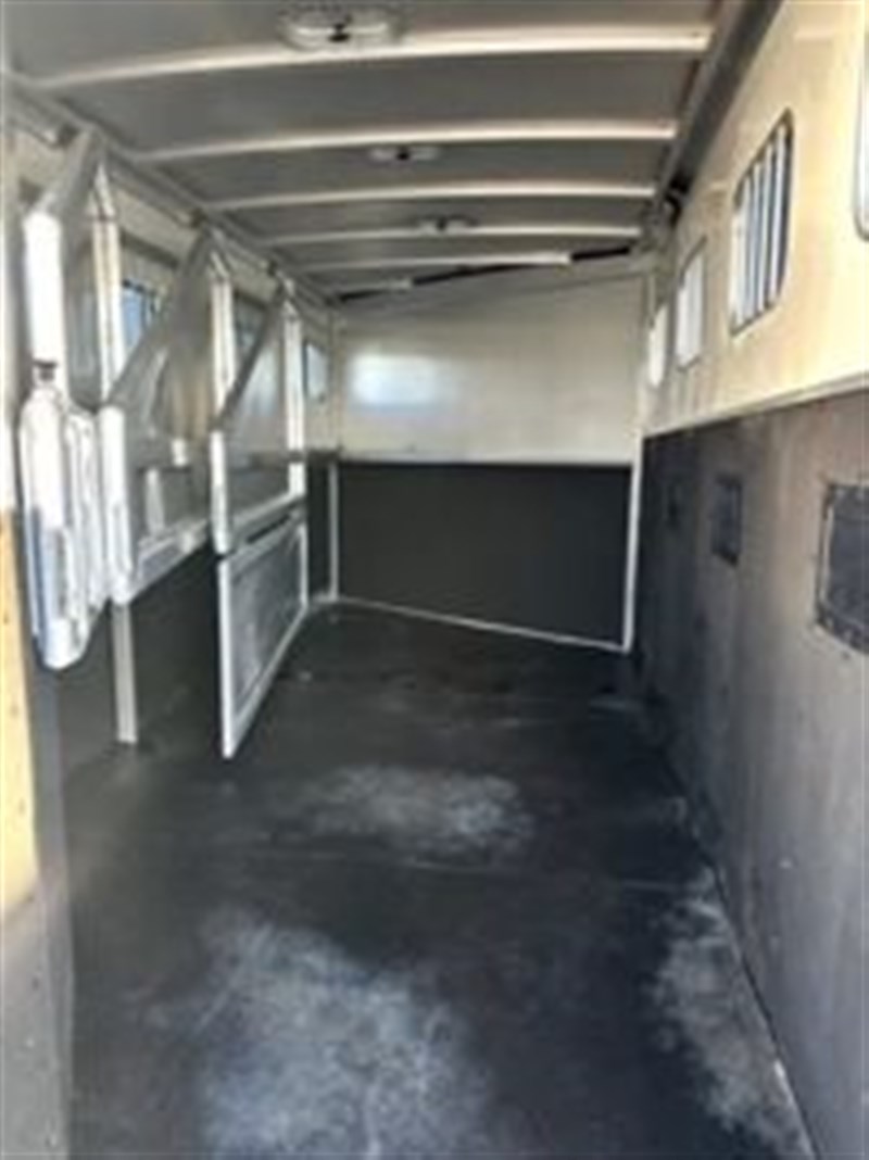 Trailer Photo 9