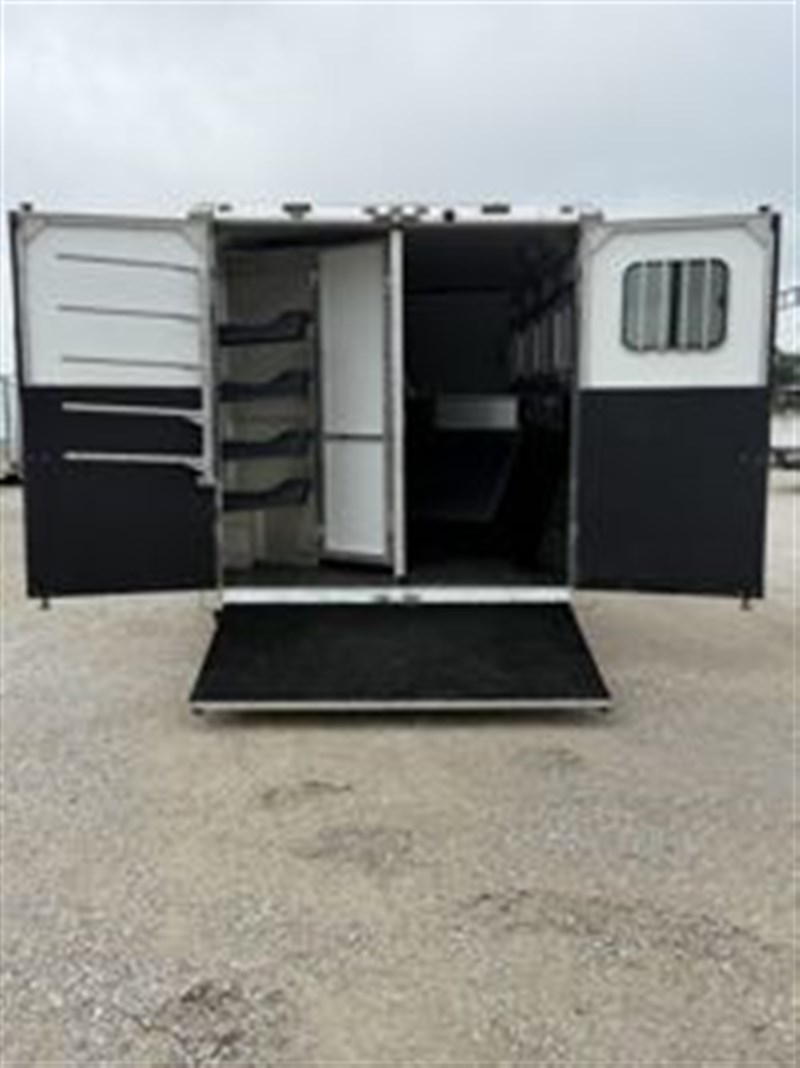 Trailer Photo 7