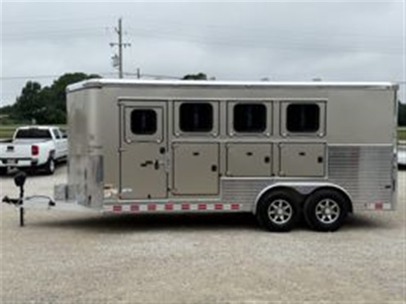 Trailer Photo 4