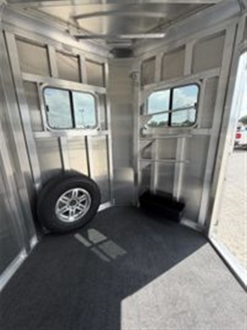 Trailer Photo 11