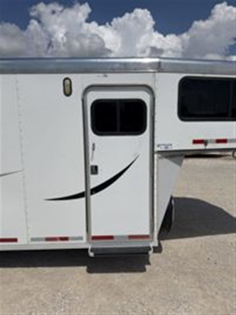 Trailer Photo 10
