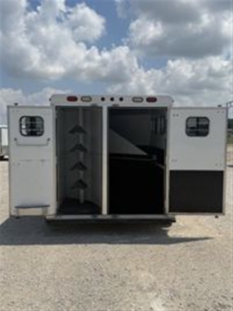 Trailer Photo 7