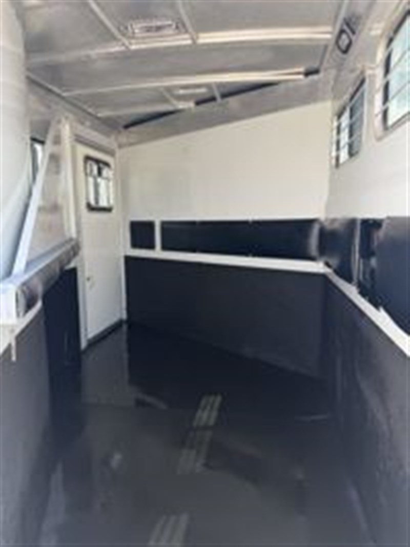 Trailer Photo 9