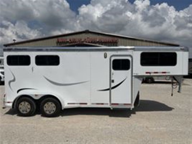 2005 CM 2 Horse Gooseneck Legacy
