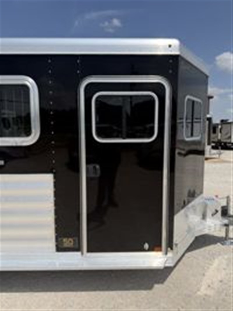Trailer Photo 9