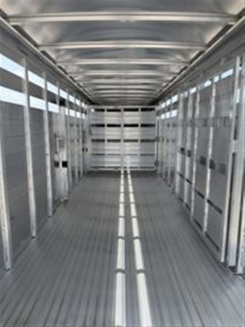 Trailer Photo 9