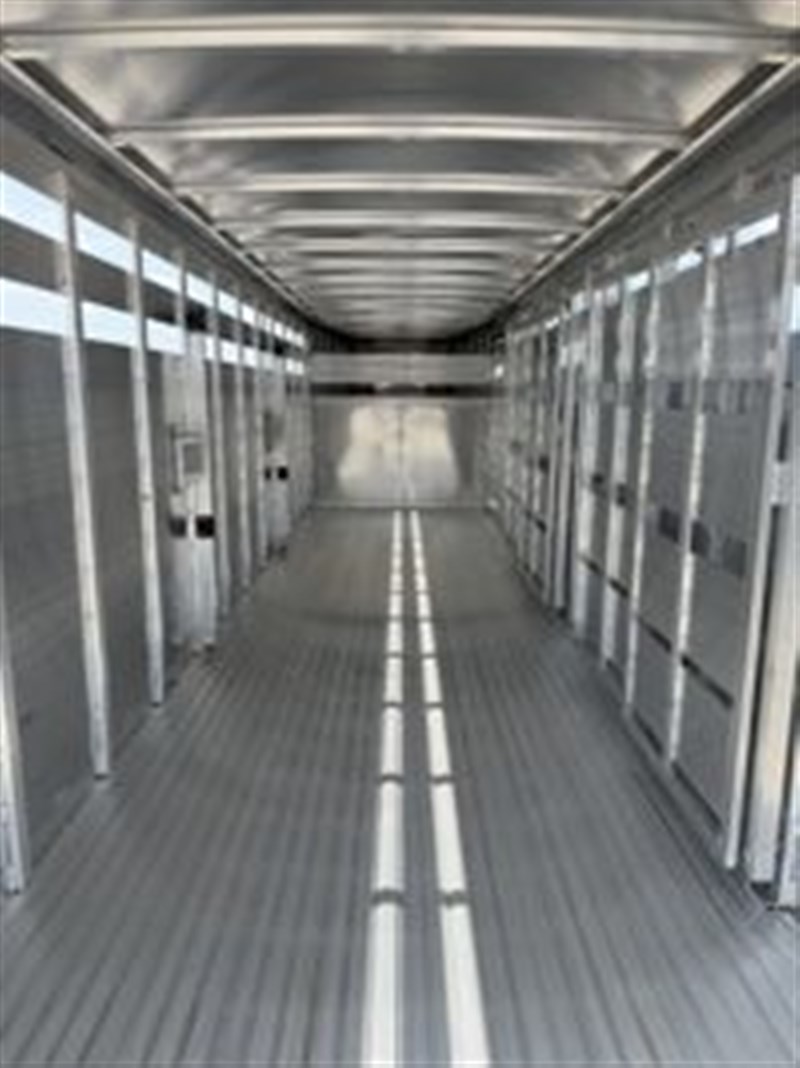 Trailer Photo 11