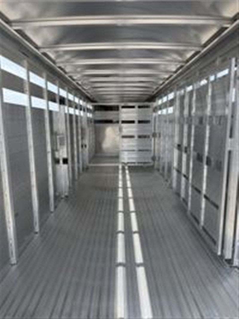 Trailer Photo 10