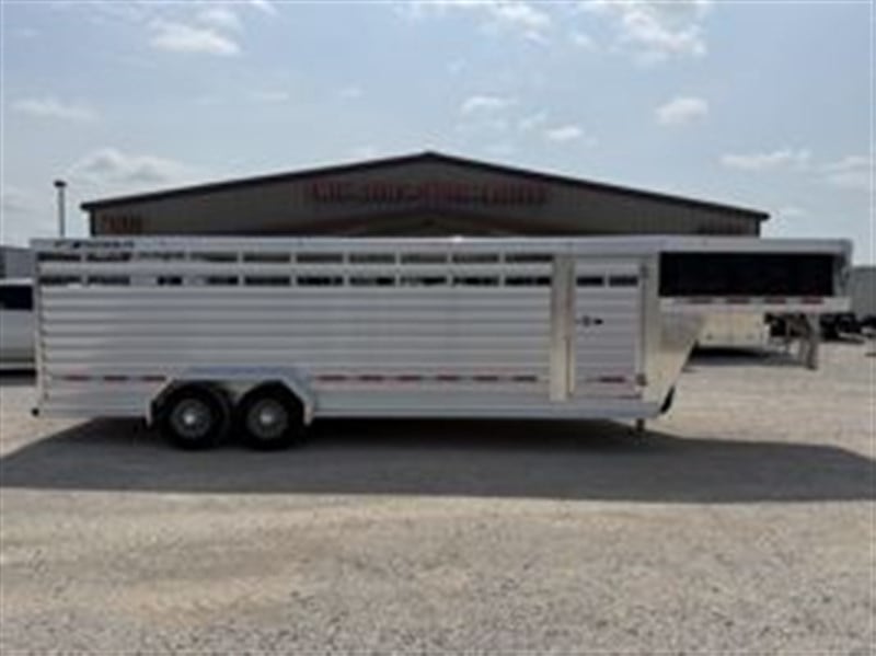 2026 Featherlite 24' Stock Gooseneck 8117