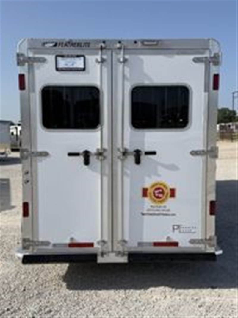 Trailer Photo 7
