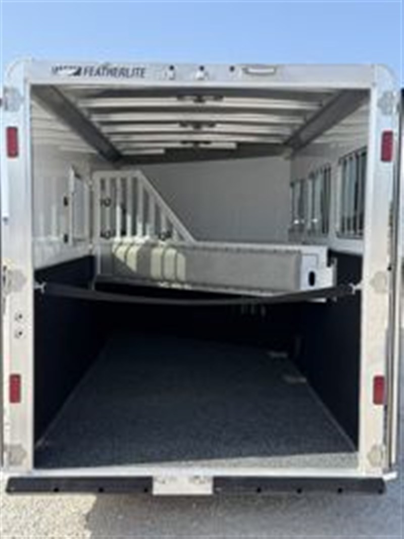 Trailer Photo 8