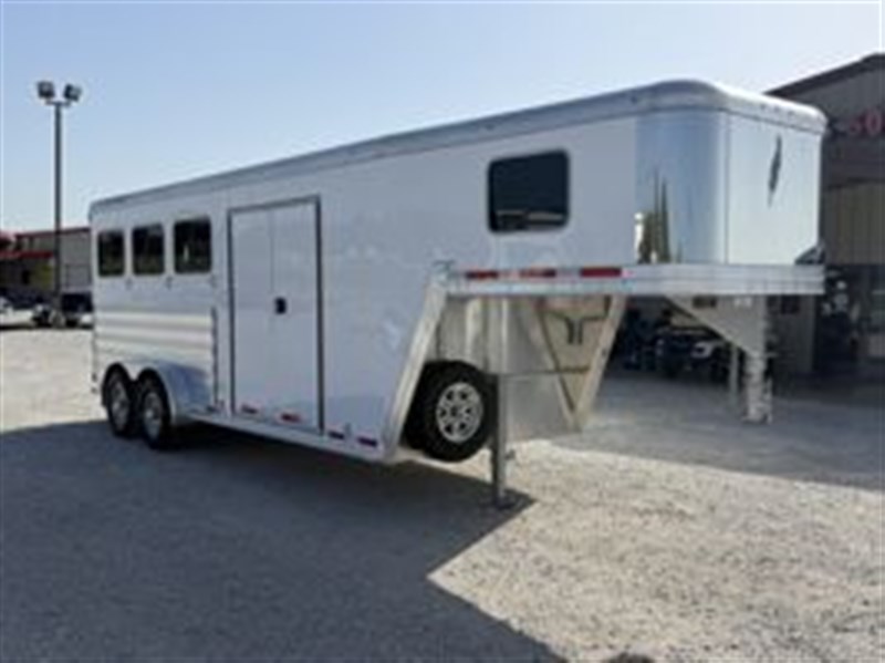 Trailer Photo 2