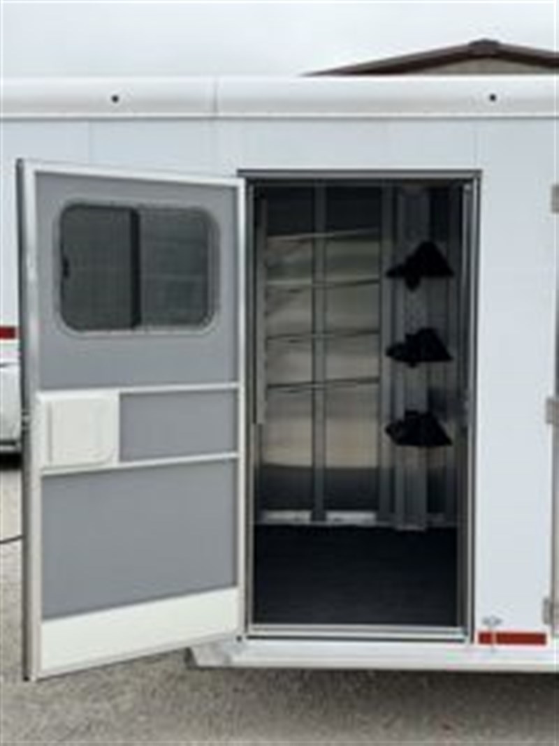 Trailer Photo 13