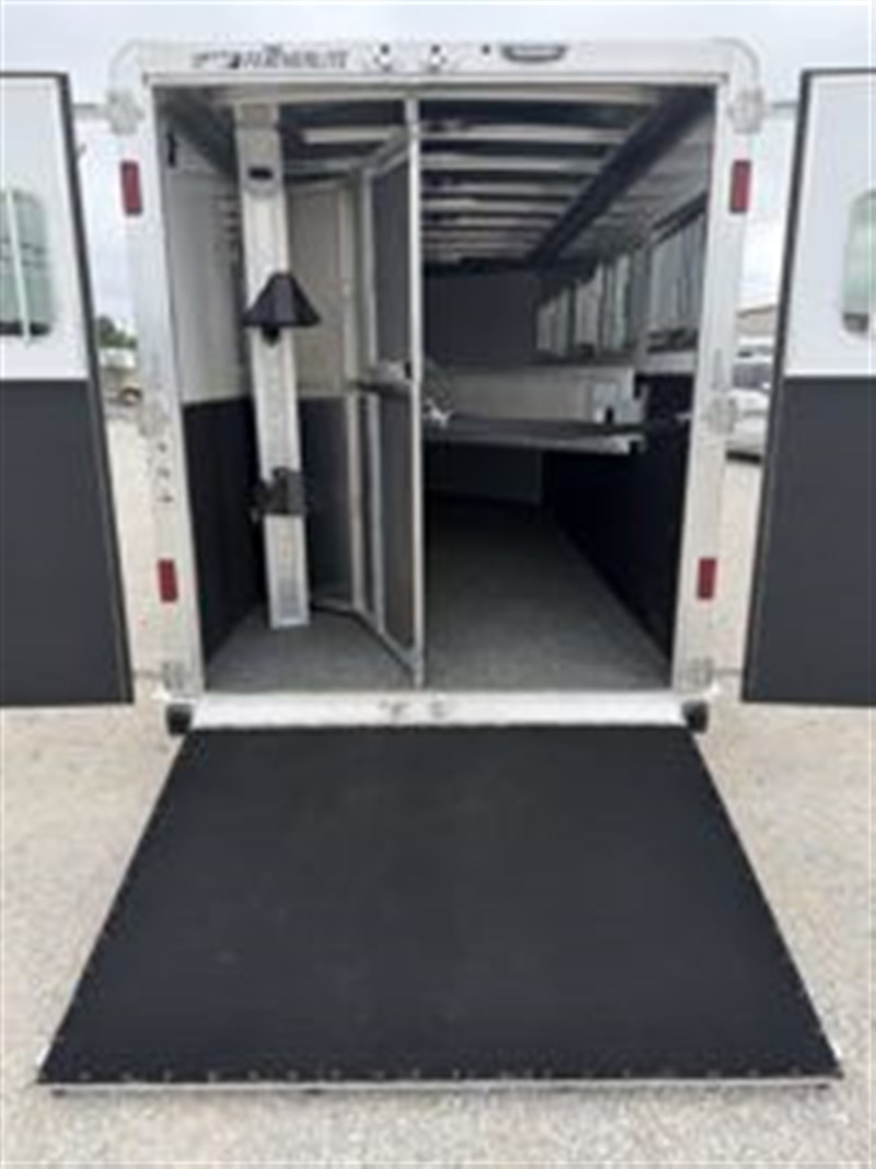 Trailer Photo 8