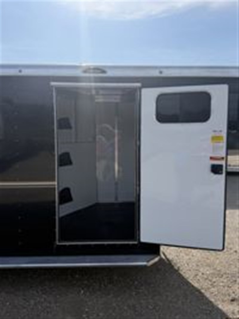Trailer Photo 11