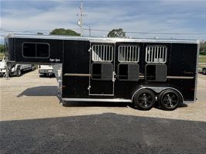Trailer Photo 3